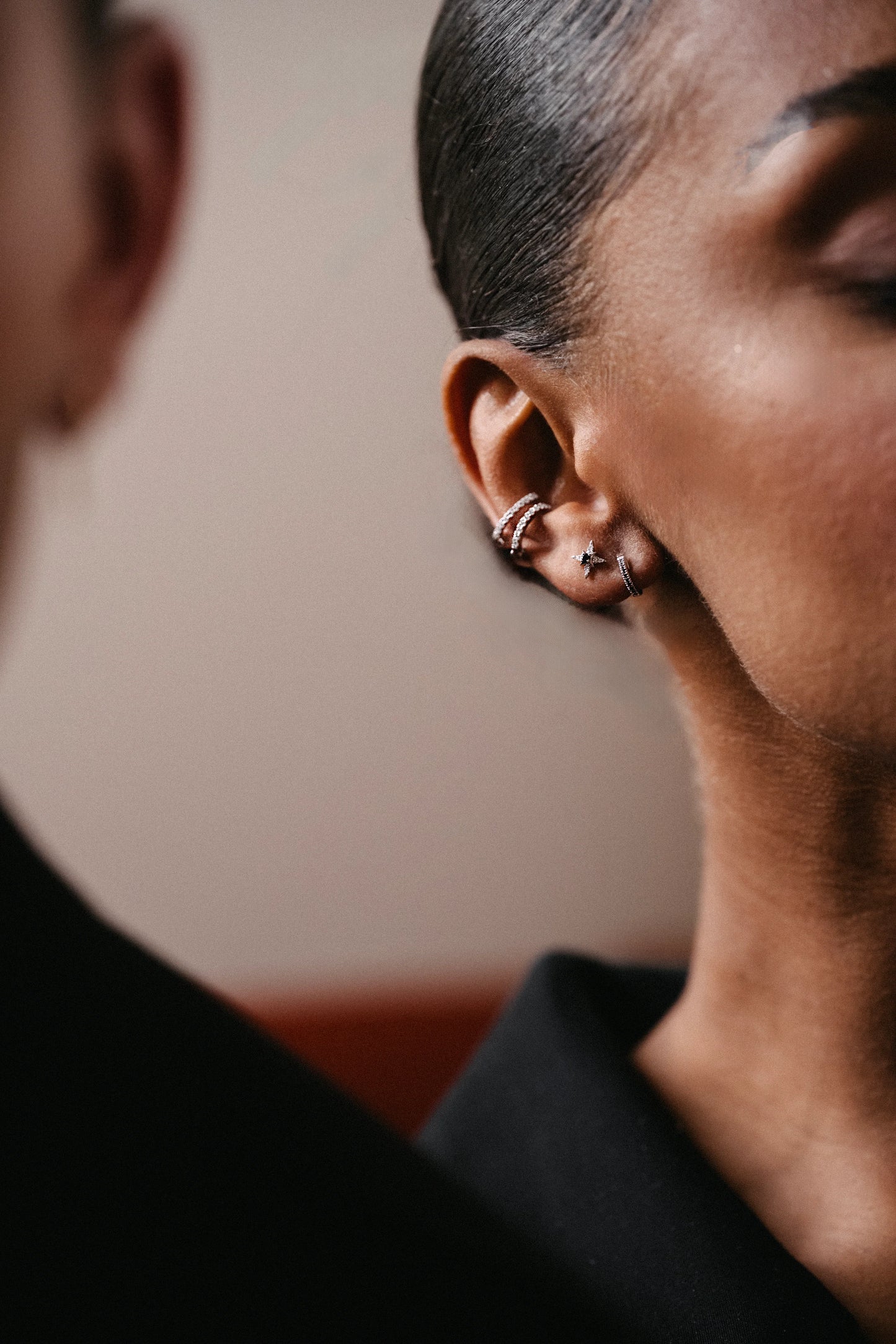 Boucle d'Oreille Unique - Créole Daylight Diamants Noirs - Or Blanc - 6mm