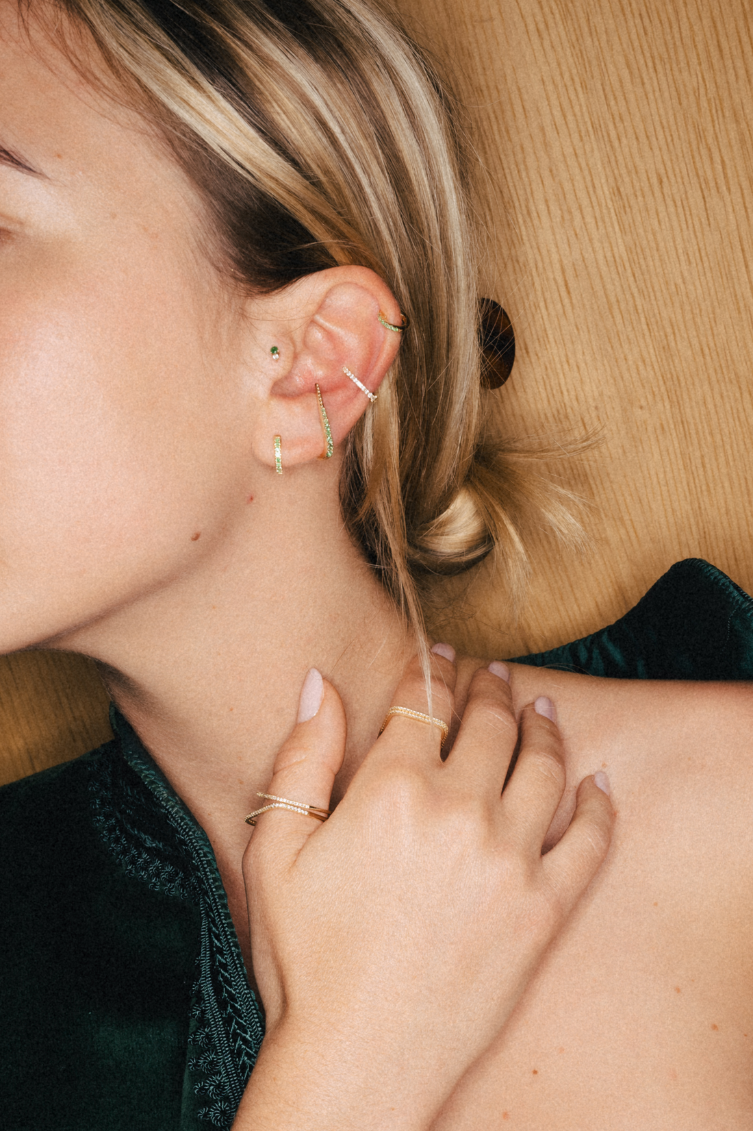 Boucle d'Oreille Unique - Créole Daylight Émeraude - Or Blanc - 6mm