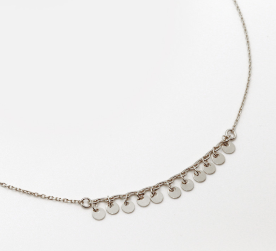 Collier Nilaï chaine fine orné pampilles rondes argent