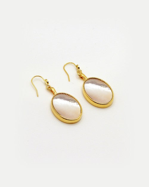 Boucles d’oreilles Nilaï pendantes grande pierre naturelle plate nacre