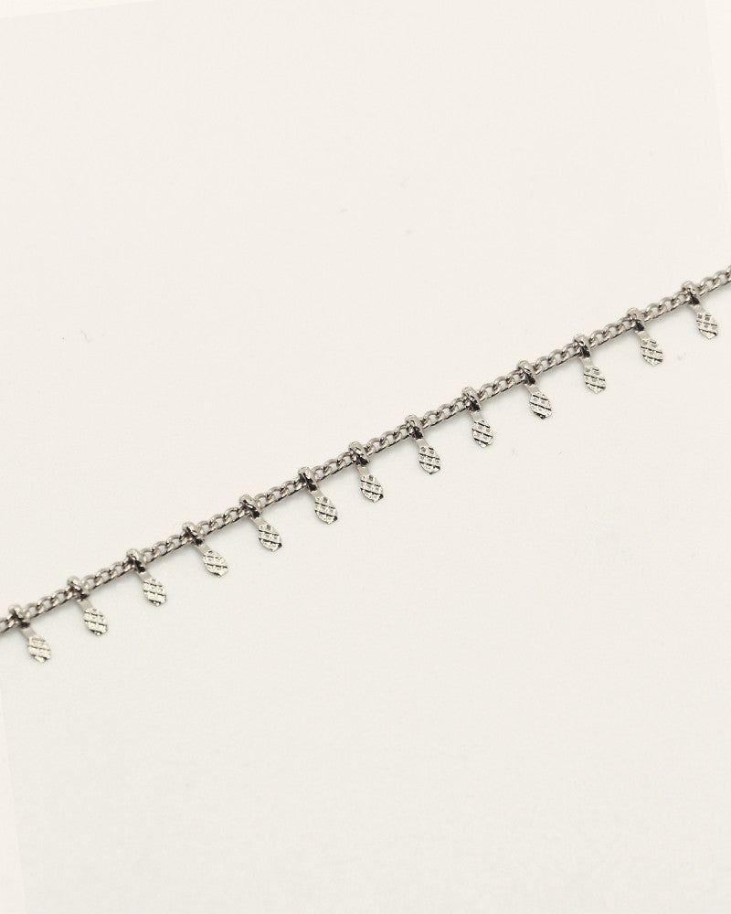Bracelet Nilaï orné pampilles couleur argent