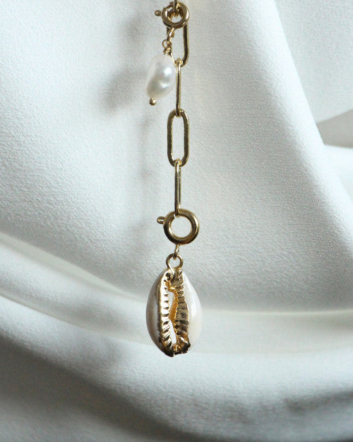 collier pure de chez nilai composé de charms amovibles