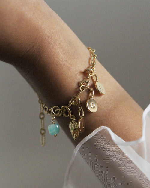 Charms Pierre Ava