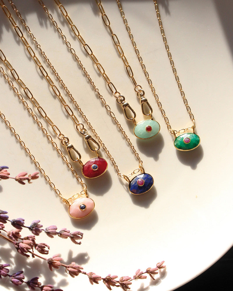 Collier Deva et mini deva de la marque de bijoux nilai