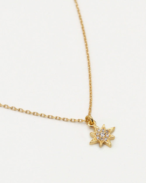 Collier fin plaqué or Nilaï avec pendentif étoile du nord à strass