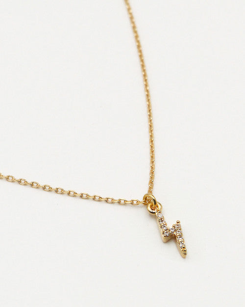 Collier fin plaqué or Nilaï avec pendentif éclair à strass
