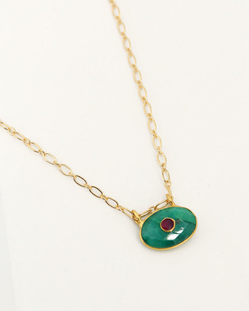 collier à mailles fines et pierre naturelle quartz emeraude
