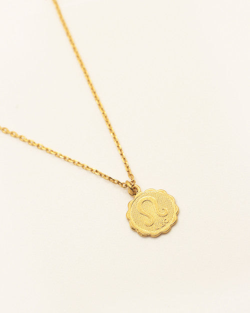 collier fin nilai avec signe astrologique du zodiaque lion