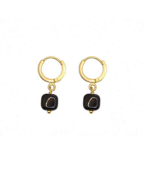 Petites boucles d’oreilles ornées d’une pierre semi-précieuse carrée agate noire