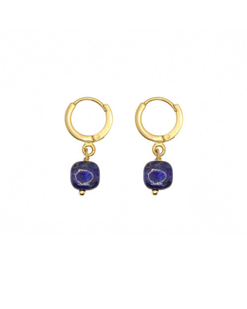 Petites boucles d’oreilles ornées d’une pierre semi-précieuse carrée agate bleue