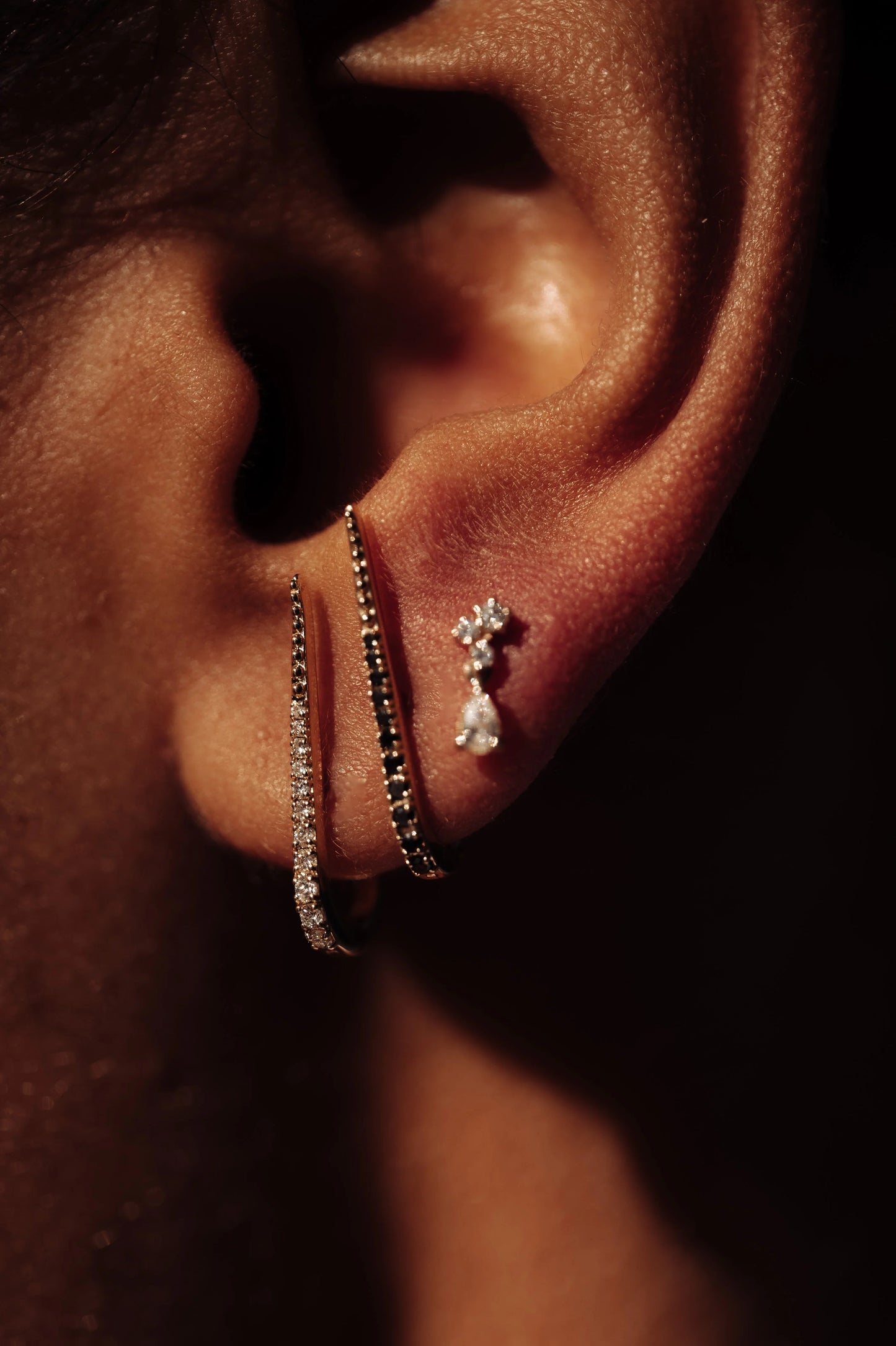 Boucle d'Oreille Unique - Milou -  Diamants Noirs