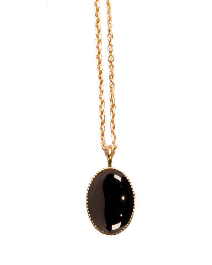 Collier Nilaï fin avec pendentif ovale en pierre agate noire