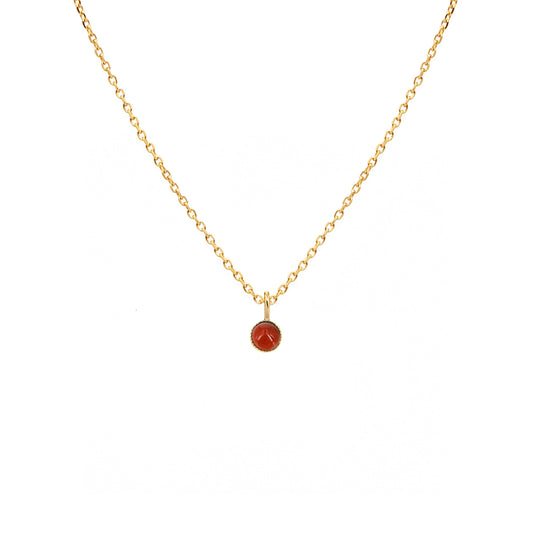 collier mini athéna de la marque nilai avec grenat