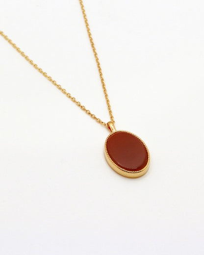 Collier Nilaï chaine fine pendentif grande pierre naturelle plate rouge