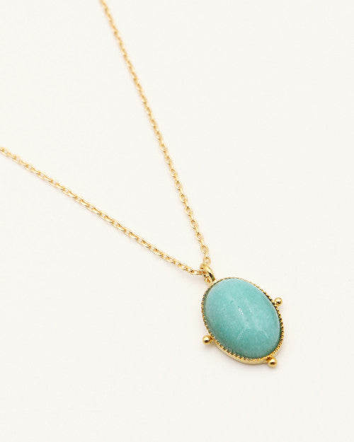 Collier Nilaï fin avec pendentif ovale en pierre amazonite et orné de 4 billes