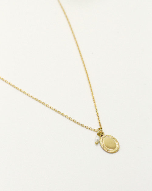 Collier fin Nilaï avec pendentif ovale et pierre naturelle blanche 