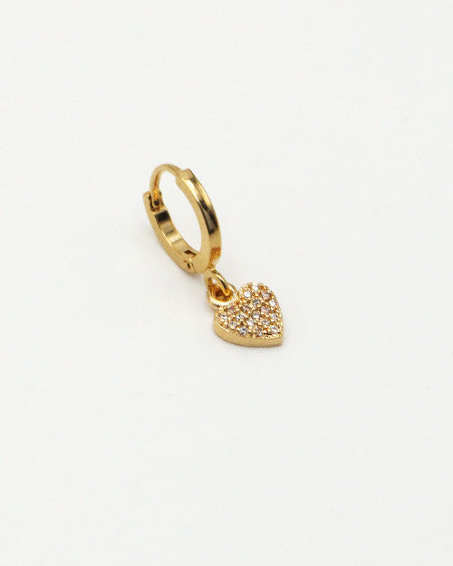 Mini créoles en plaqué or de chez nilai avec pendentif coeur