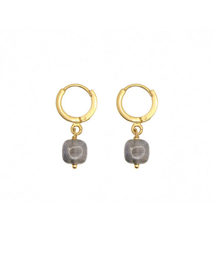 Petites boucles d’oreilles ornées d’une pierre semi-précieuse carrée labradorite